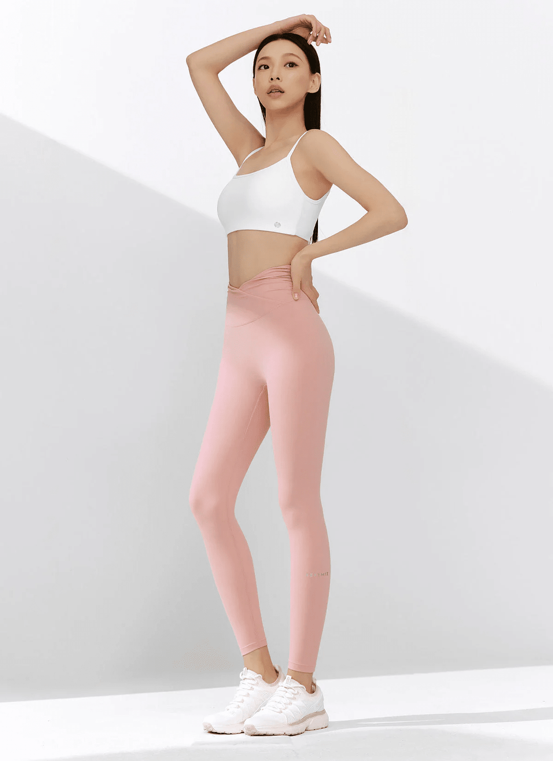 XEXYMIX Black Label Signature Power Rise Shirring Leggings in Fog Pink — image 4