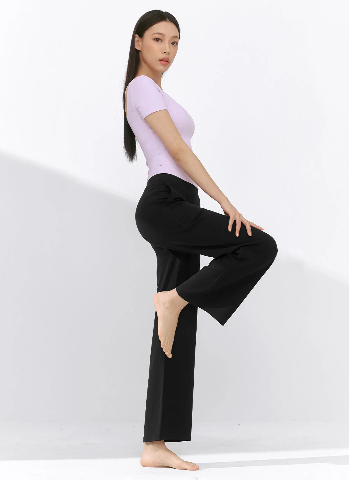 XEXYMIX Black Label Signature Power Rise Pocket Wide Leggings in Black — image 4
