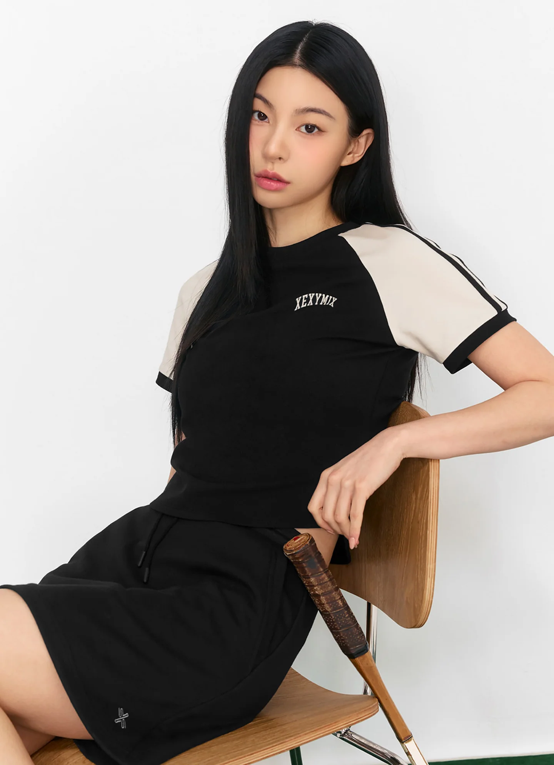 XEXYMIX Raglan Colorblock Crop Short Sleeve in Black — image 2