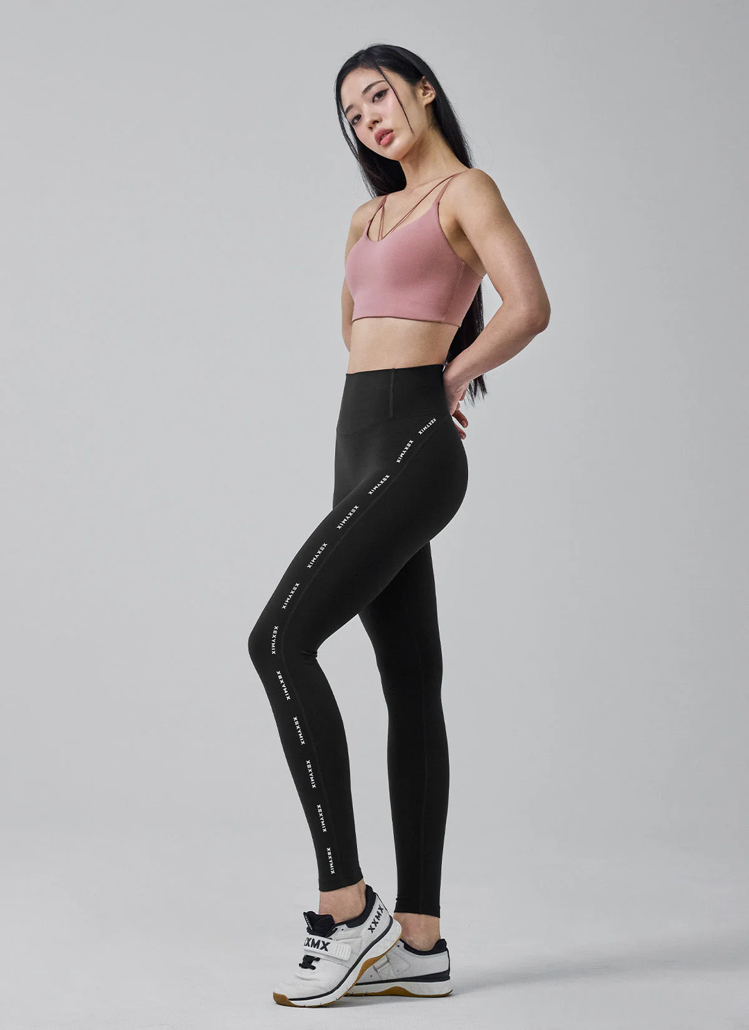 XEXYMIX Black Label Signature 360N Logo Line Leggings in Black — image 2
