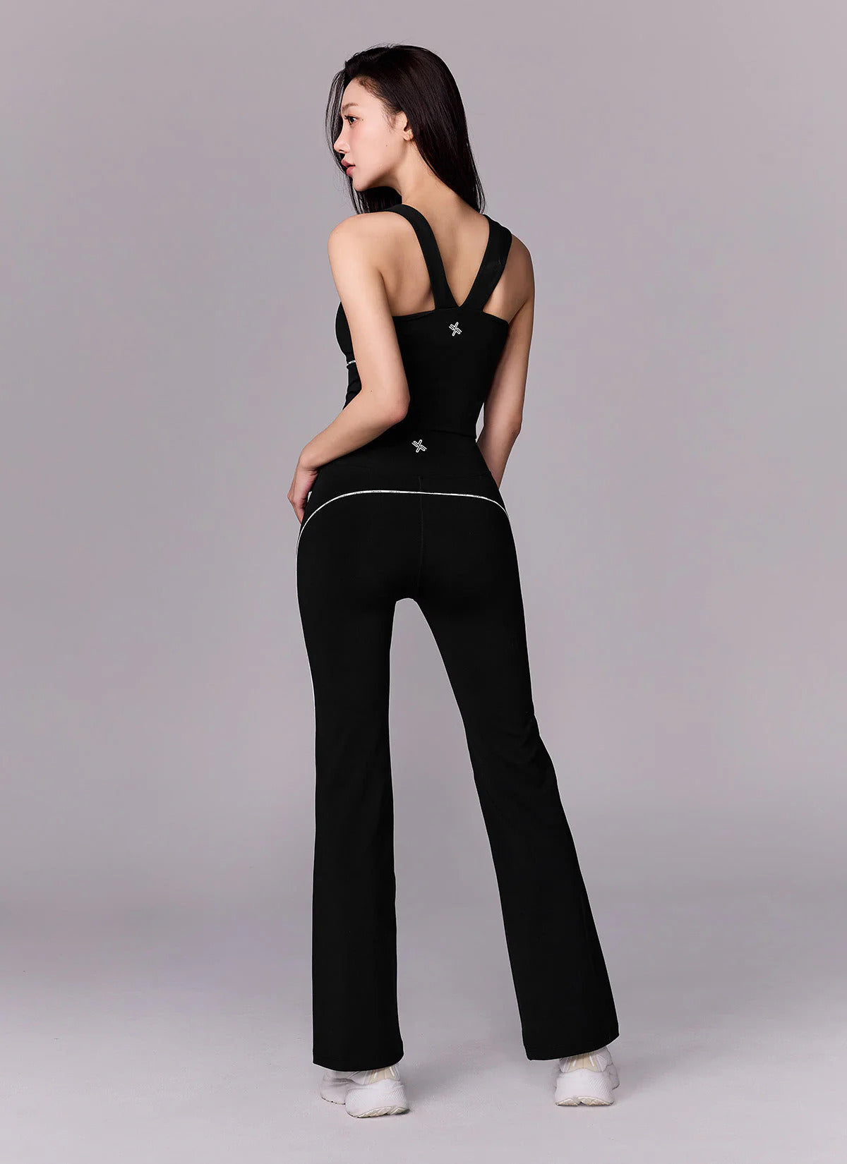 XEXYMIX Comfort Fine Logo Piping Bootcut Leggings in Black — image 4