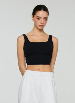 XEXYMIX Black Label Signature Power Rise Back Twist Crop Top in Black — image 4