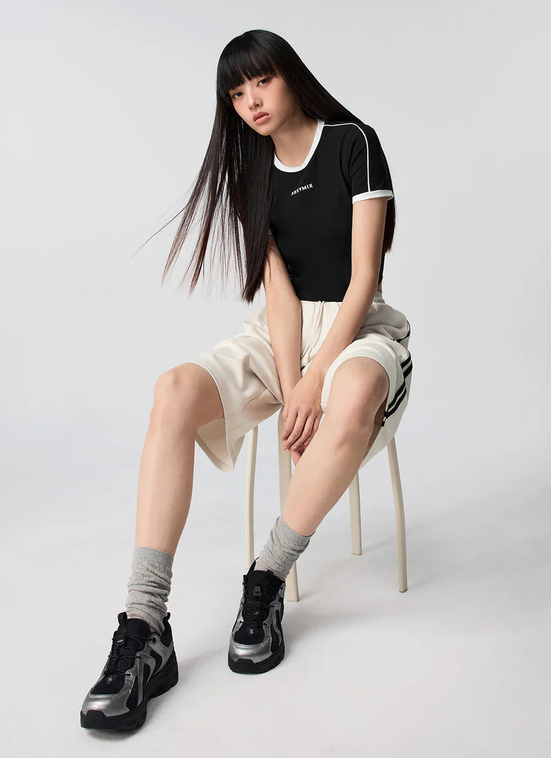 XEXYMIX Contrast Piping Point Short Sleeve Top in Black — image 4