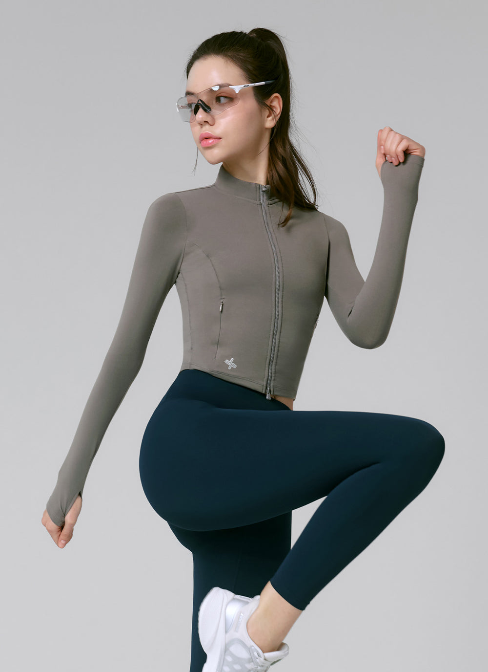XEXYMIX Slim Fit Cropped Zip-up Jacket in Moss Night