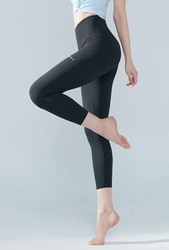 XEXYMIX Black Label Signature 360N Cropped Leggings in Ebony Gray — image 3