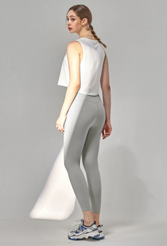 XEXYMIX Black Label Signature 360N Cropped Leggings in Shimmer Gray — image 3