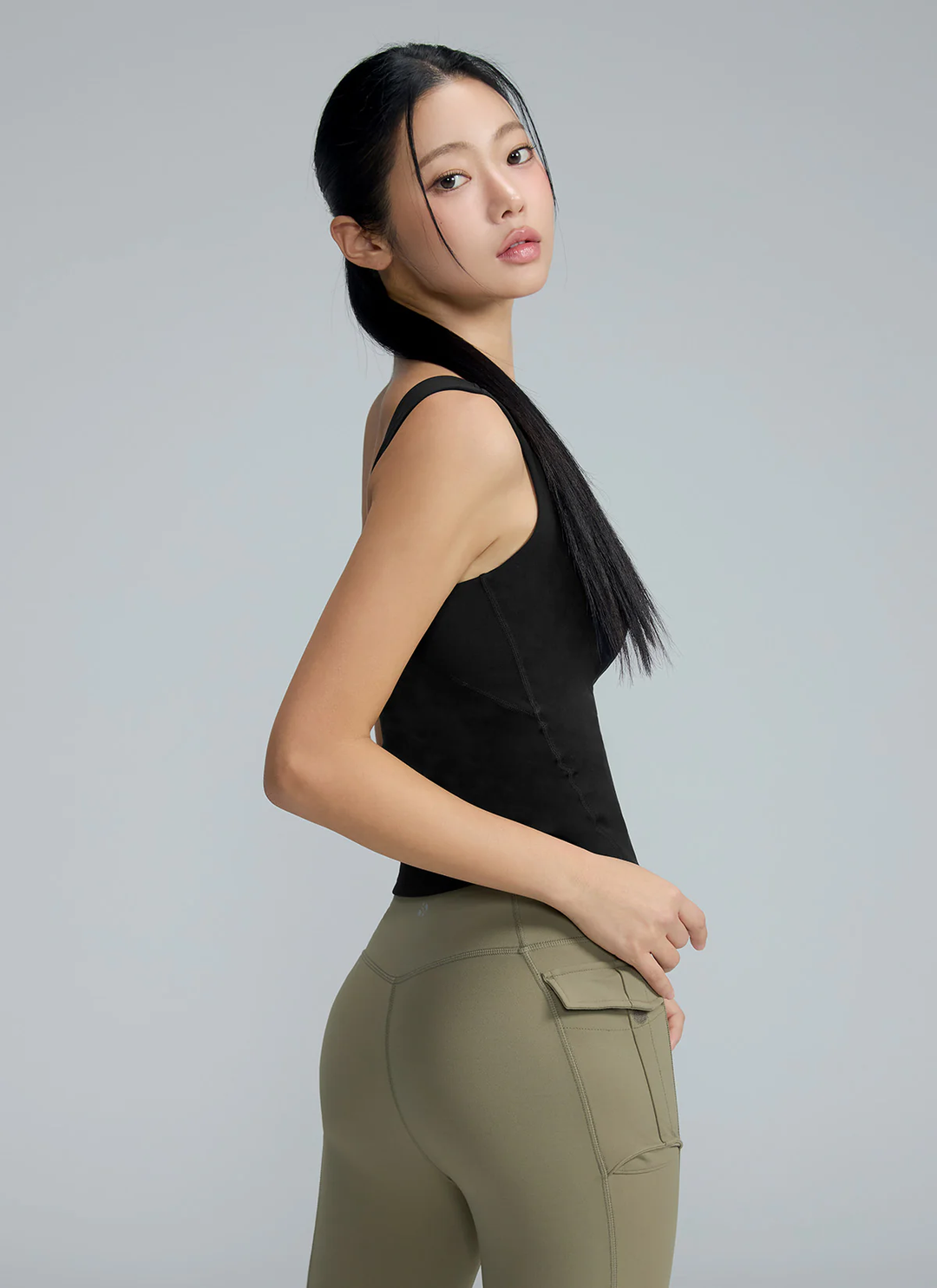 XEXYMIX Black Label Signature Breathe V-Neck Tank Top in Black — image 2